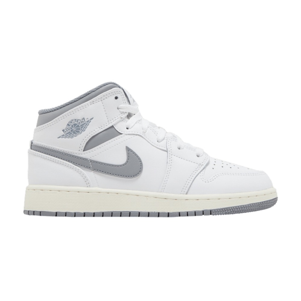 NWT Nike Air Jordan 1 Mid GS - 6.5Y/EU39